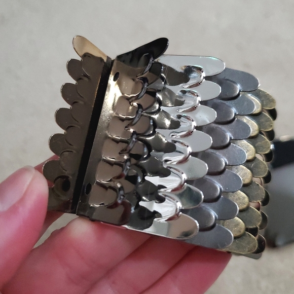 BCBG Maxazria metallic stretch waist belt S gold bronze silver metal scales - Picture 11 of 16